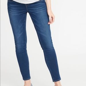 Old Navy Low Panel Rockstar Maternity Jeggings